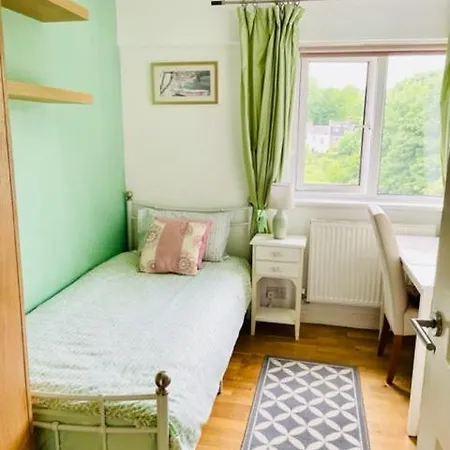 Modern And Chic Rooms With Beautiful Landscape Views Londres Extérieur photo