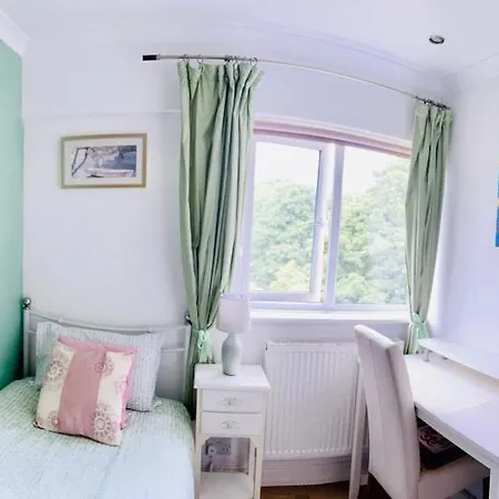 Modern And Chic Rooms With Beautiful Landscape Views Londres Extérieur photo