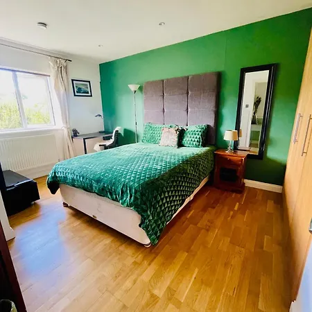 Modern And Chic Rooms With Beautiful Landscape Views Londres Extérieur photo