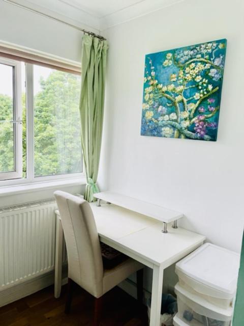 Modern And Chic With Beautiful Landscape Views London