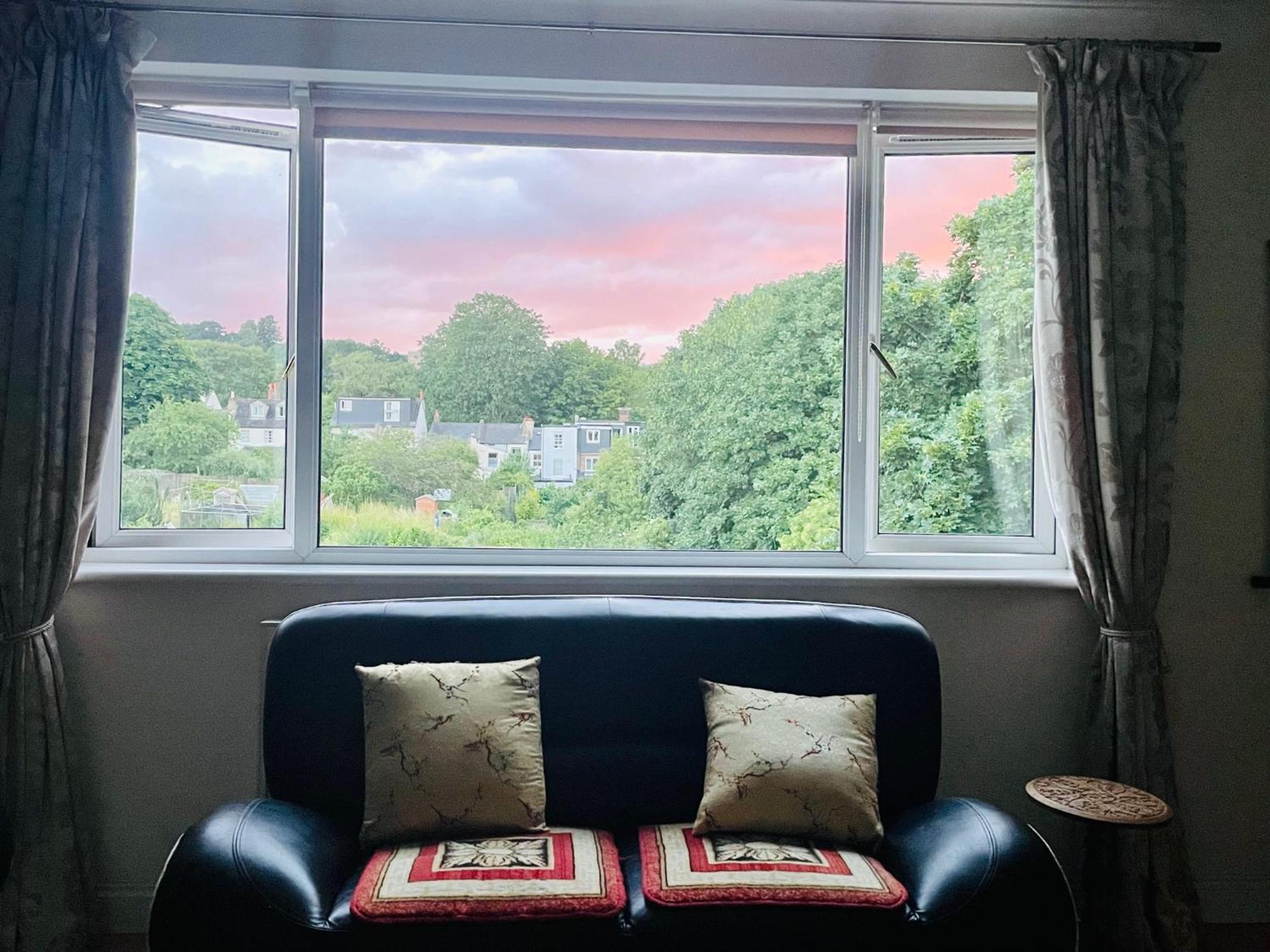 Séjour chez l'habitant Modern And Chic With Beautiful Landscape Views *